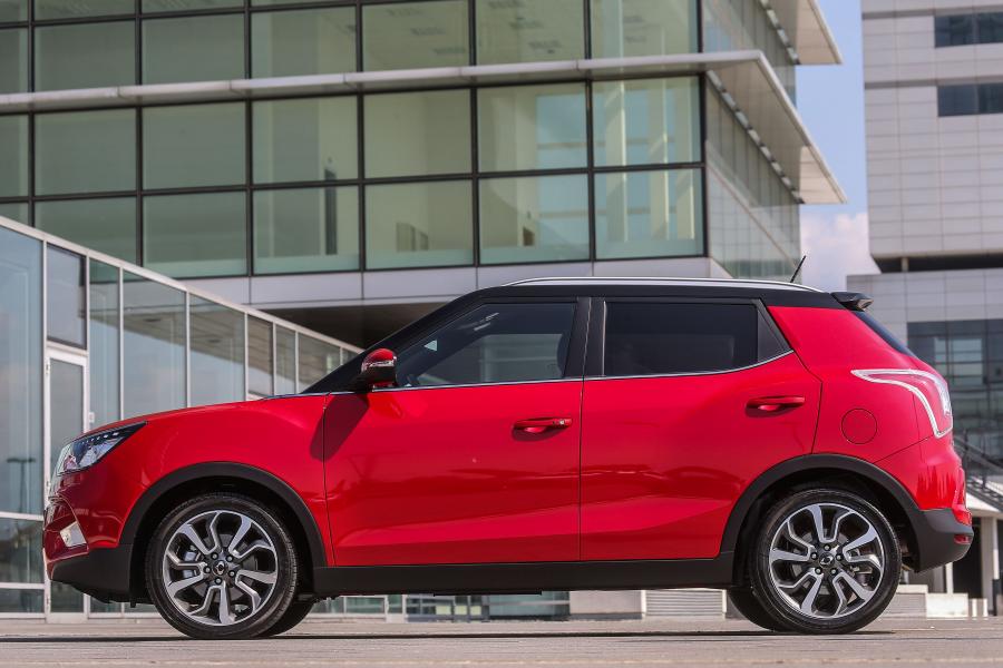  SsangYong Tivoli 2015 года  (фото 2 из 30)